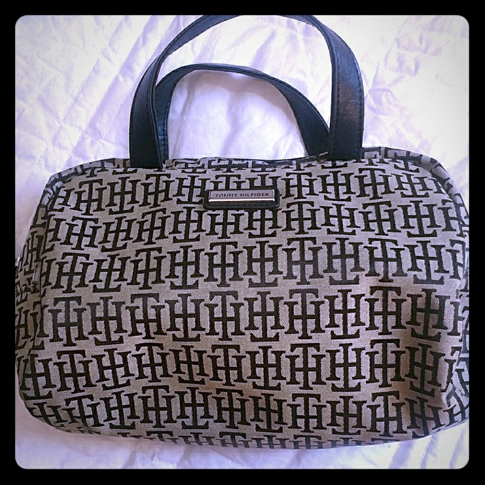 Tommy Hilfiger cosmetics bag